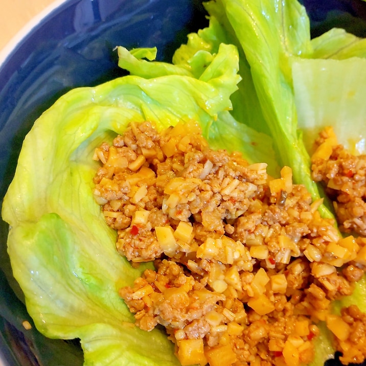 レタスを巻いて食べる!ひき肉の甘辛みそ炒め